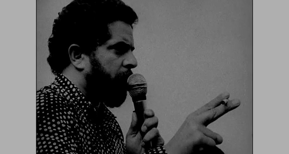 Lula da Silva mit Mikrophon während der Streiks im Industriegebiet ABC paulista in den 1970er Jahren
